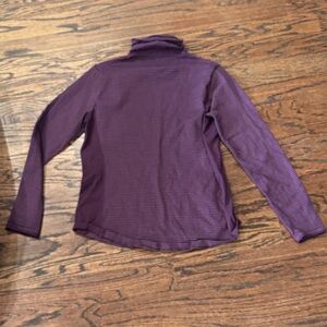 Duluth Trading Co Plum Striped Turtleneck Top size Large